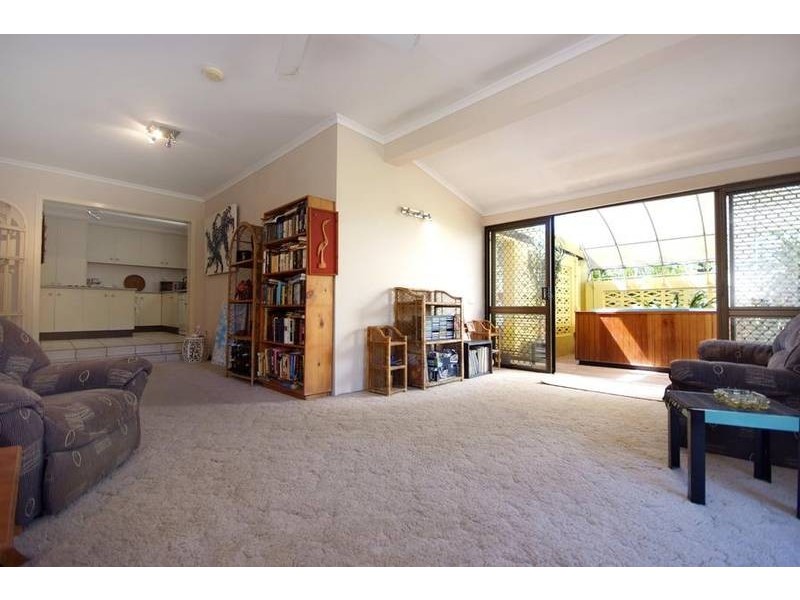 14 Ponticello Street, Whitfield QLD 4870