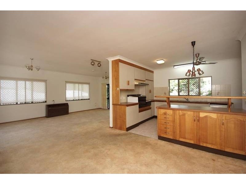 10 Slate Close, Brinsmead QLD 4870