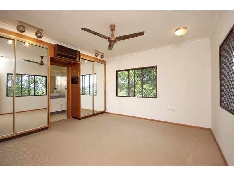 10 Slate Close, Brinsmead QLD 4870