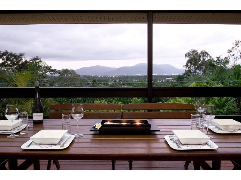 35 Ponticello Street, Whitfield QLD 4870