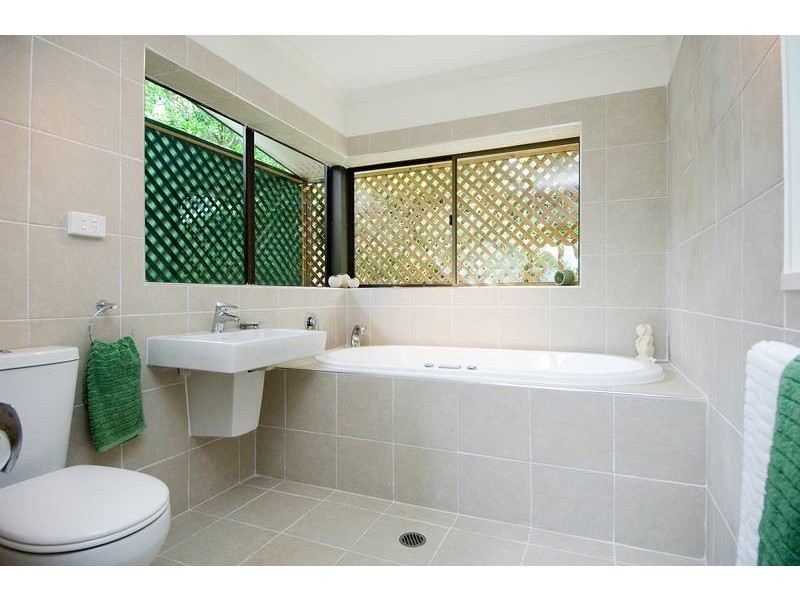 35 Ponticello Street, Whitfield QLD 4870