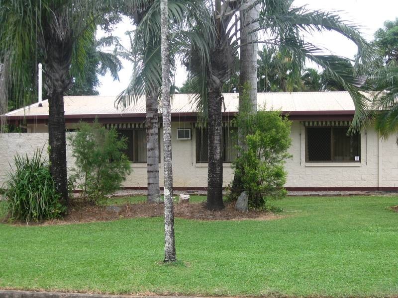 39 Lavender Street, Mooroobool QLD 4870