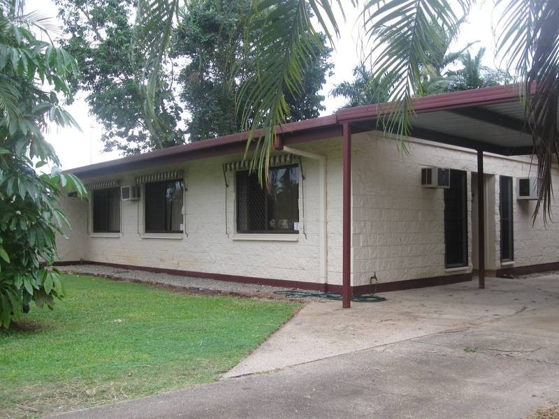 39 Lavender Street, Mooroobool QLD 4870