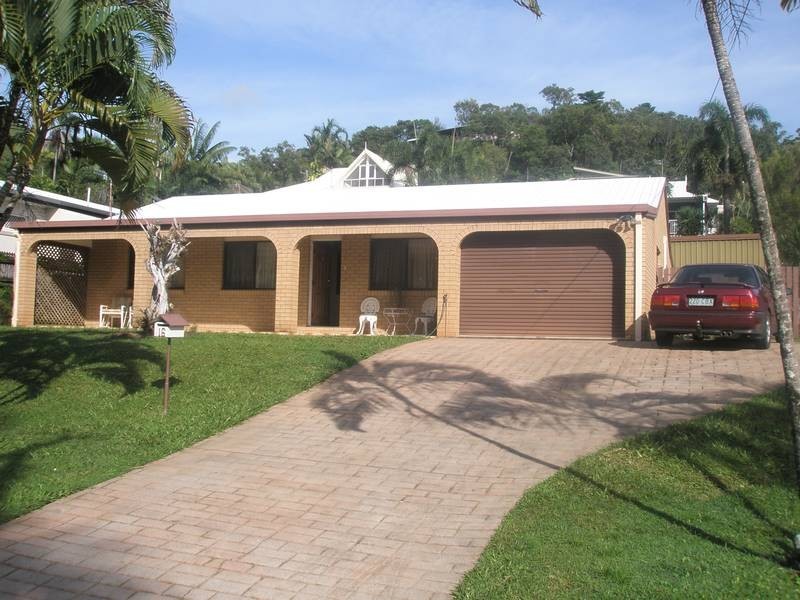 16 Rogers Close, Whitfield QLD 4870
