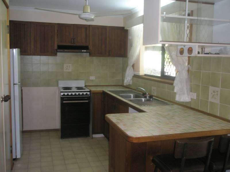 16 Rogers Close, Whitfield QLD 4870