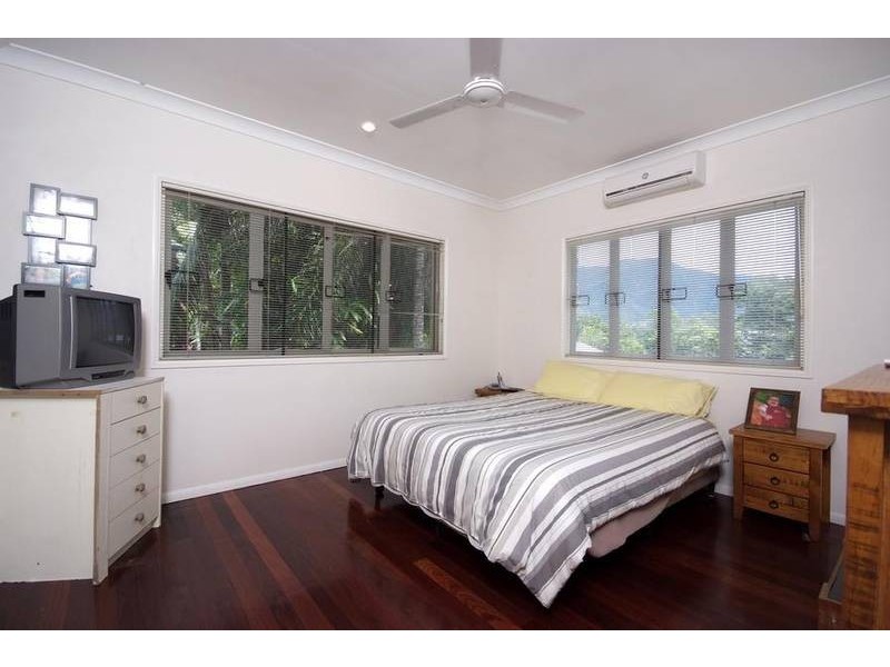 1/253 Kamerunga Rd, Freshwater QLD 4870