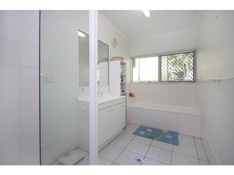 41 Meander Close, Brinsmead QLD 4870