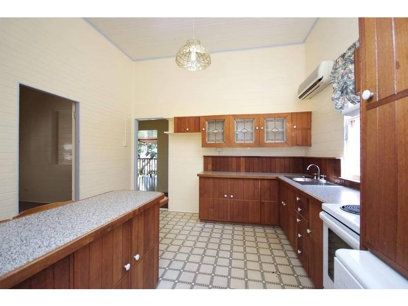 5 Beryl Street, Cairns North QLD 4870