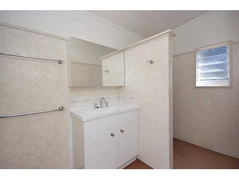 5 Beryl Street, Cairns North QLD 4870