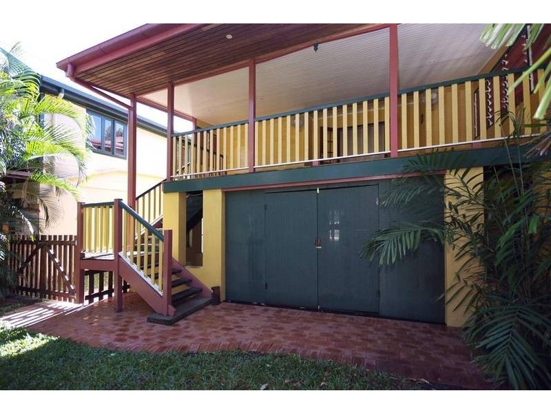 5 Beryl Street, Cairns North QLD 4870