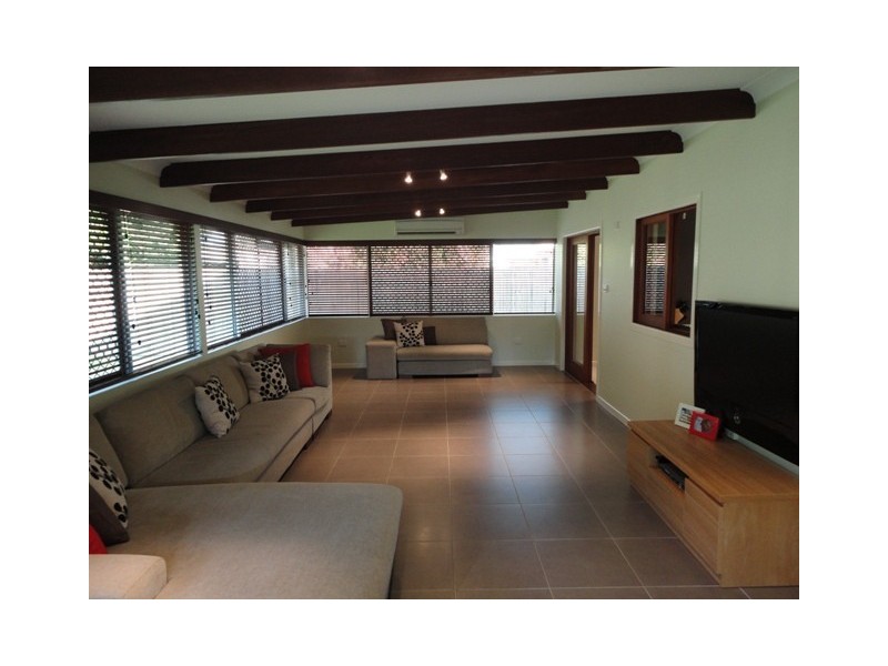 6 Trucano Close, Whitfield QLD 4870