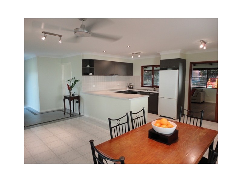 6 Trucano Close, Whitfield QLD 4870