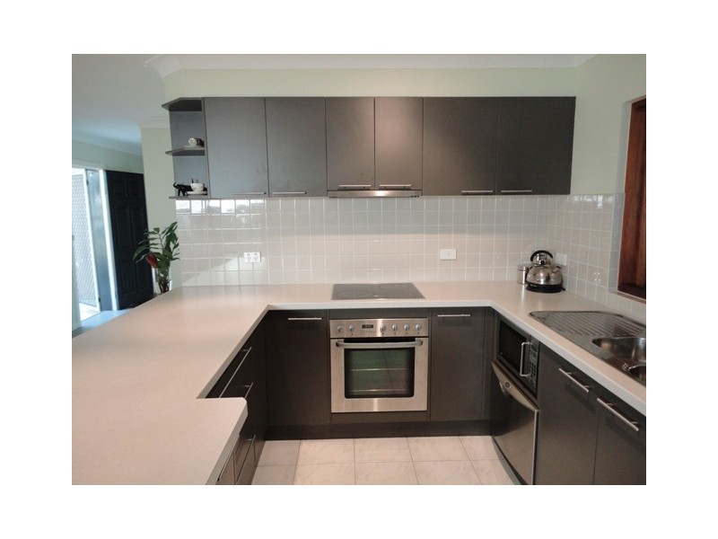 6 Trucano Close, Whitfield QLD 4870