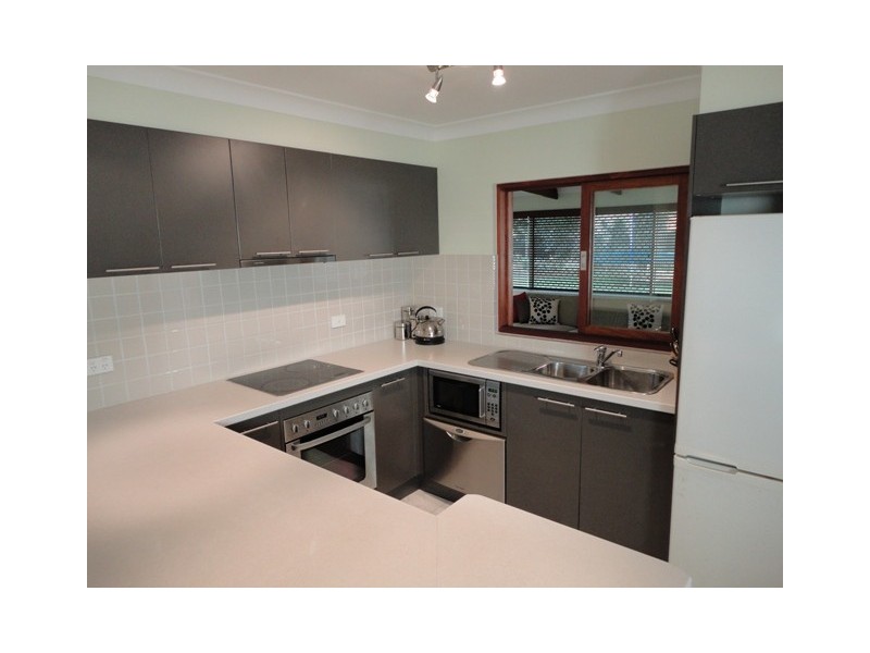 6 Trucano Close, Whitfield QLD 4870