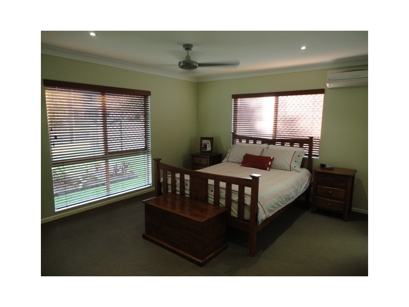 6 Trucano Close, Whitfield QLD 4870