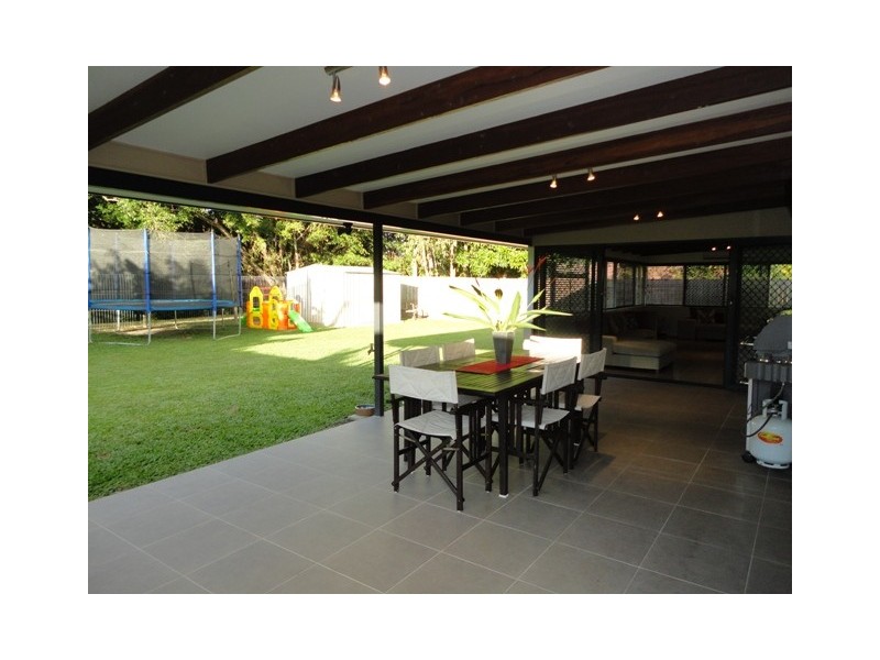 6 Trucano Close, Whitfield QLD 4870