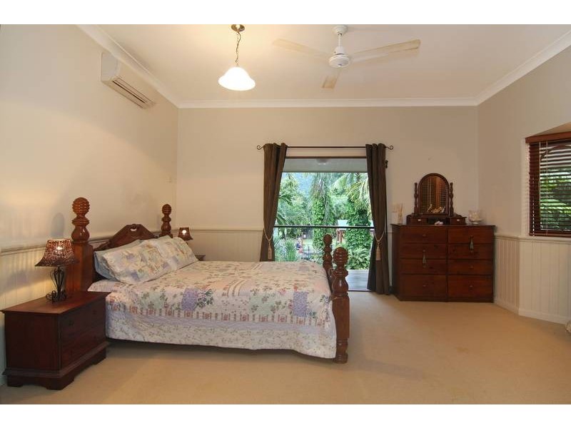 72 Currunda Close, Redlynch QLD 4870