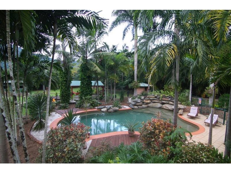 72 Currunda Close, Redlynch QLD 4870