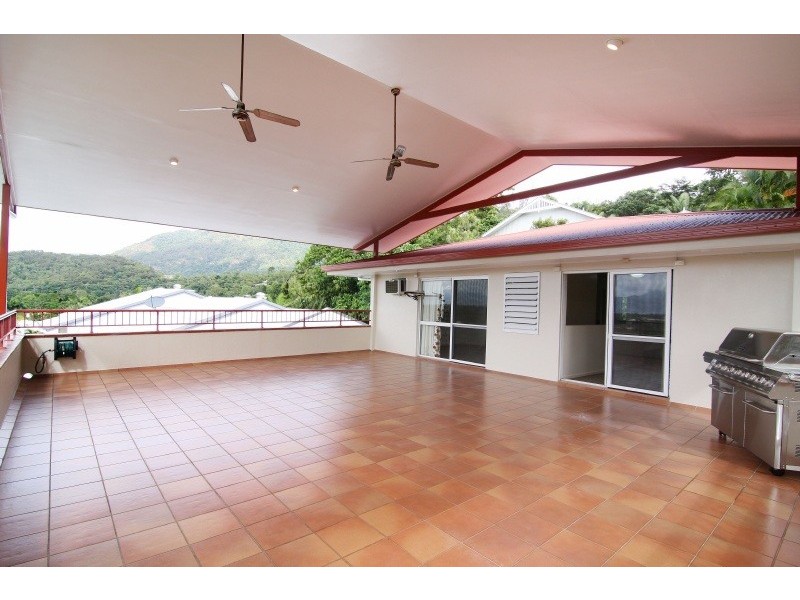31 Ponticello Street, Whitfield QLD 4870