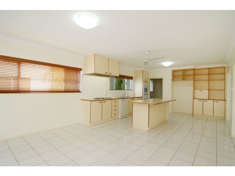 31 Ponticello Street, Whitfield QLD 4870