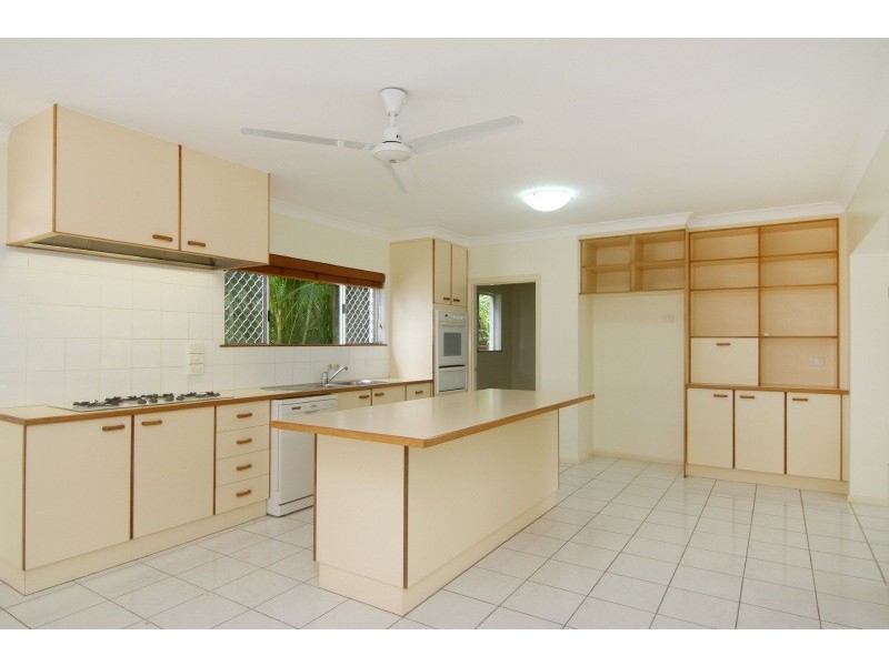 31 Ponticello Street, Whitfield QLD 4870