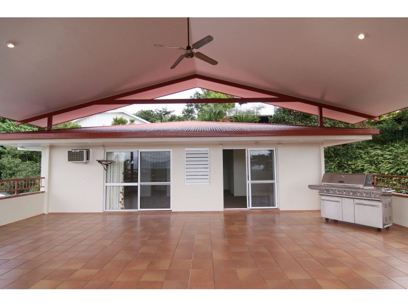 31 Ponticello Street, Whitfield QLD 4870