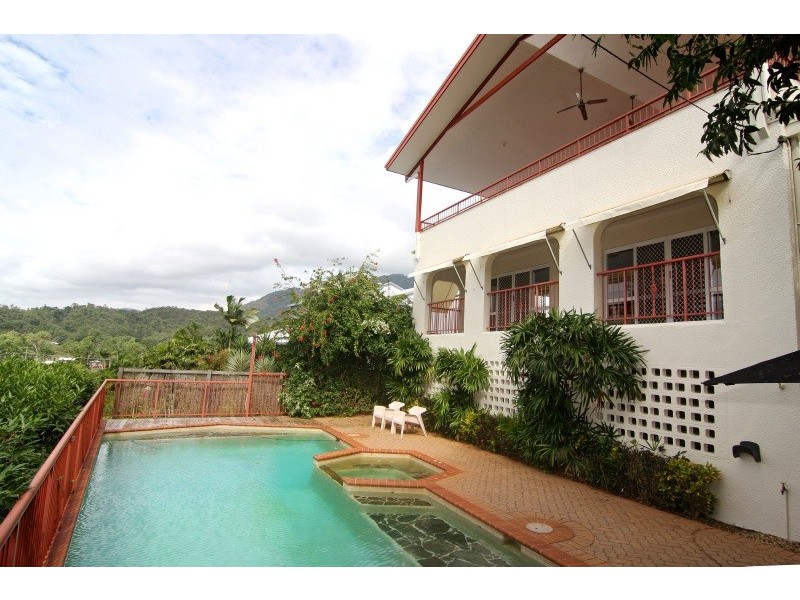 31 Ponticello Street, Whitfield QLD 4870