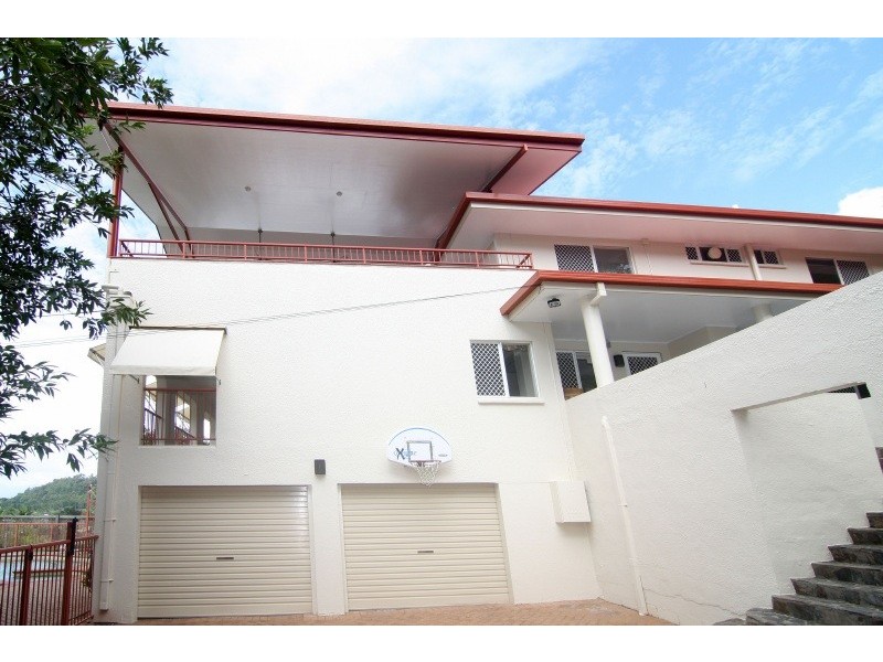 31 Ponticello Street, Whitfield QLD 4870