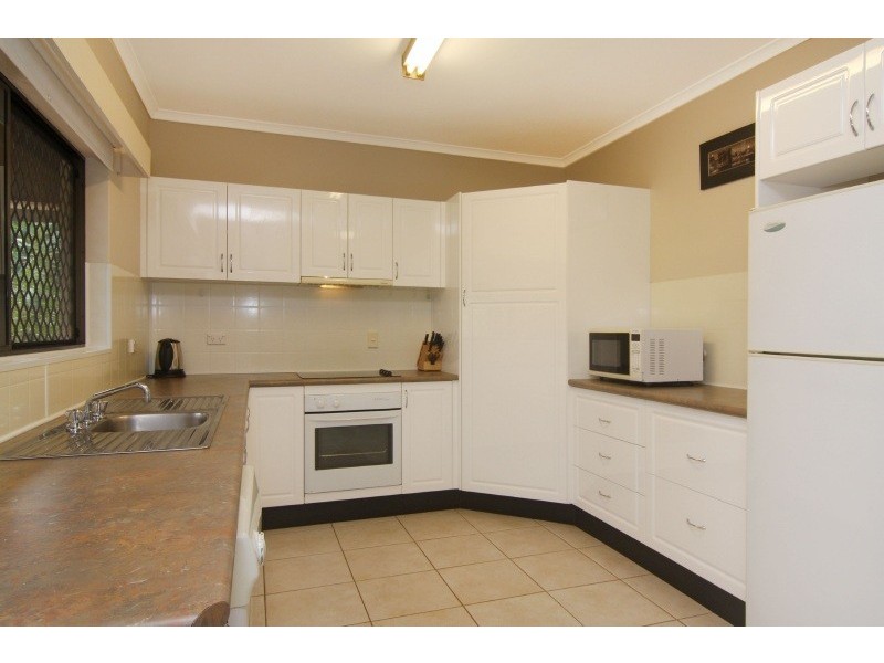 19 Holly Street, Mooroobool QLD 4870