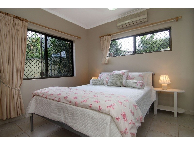 19 Holly Street, Mooroobool QLD 4870