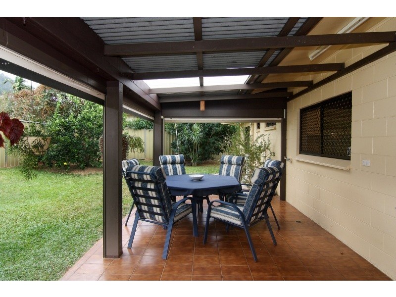 19 Holly Street, Mooroobool QLD 4870