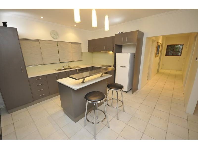 17 Griffiths Street, Manoora QLD 4870