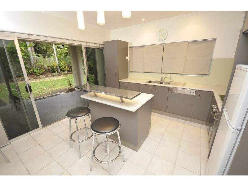 17 Griffiths Street, Manoora QLD 4870