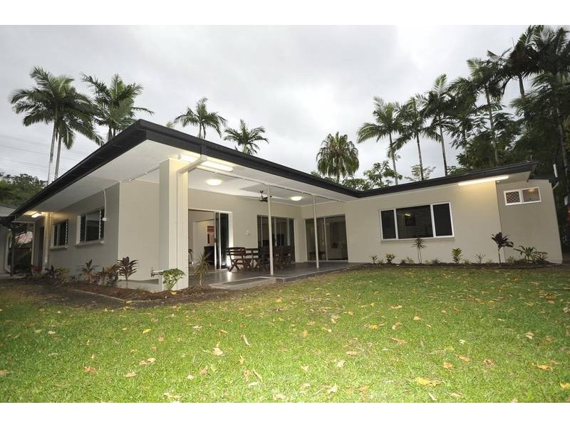 17 Griffiths Street, Manoora QLD 4870