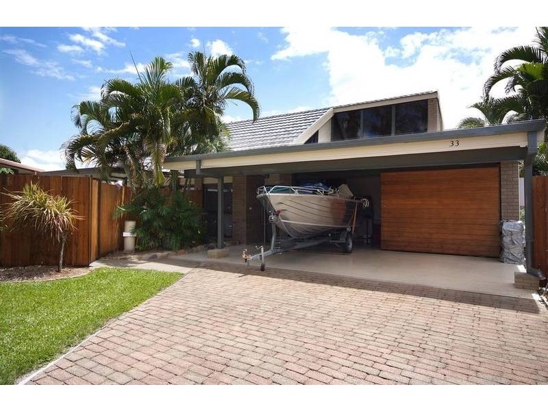 33 Koppen Terrace, Mooroobool QLD 4870