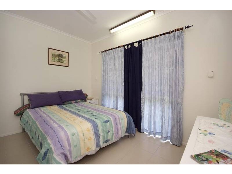 33 Koppen Terrace, Mooroobool QLD 4870