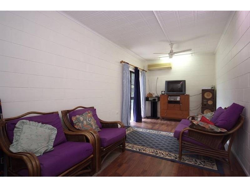 33 Koppen Terrace, Mooroobool QLD 4870