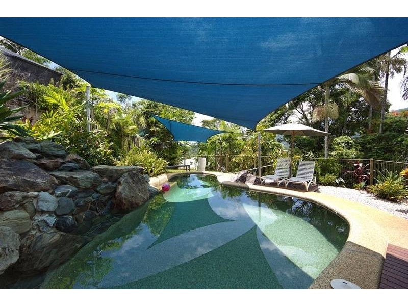 33 Koppen Terrace, Mooroobool QLD 4870