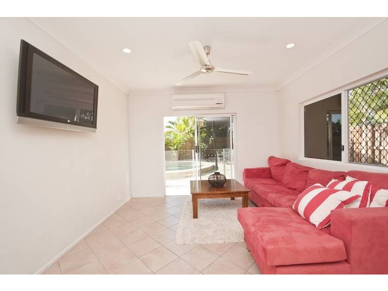 8 Capri Close, Kewarra Beach QLD 4879