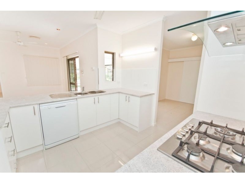 32 Villa Street, Bayview Heights QLD 4868