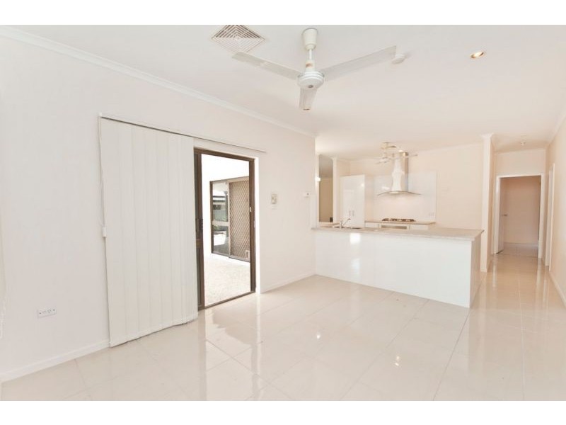 32 Villa Street, Bayview Heights QLD 4868