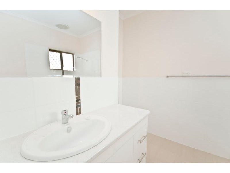 32 Villa Street, Bayview Heights QLD 4868