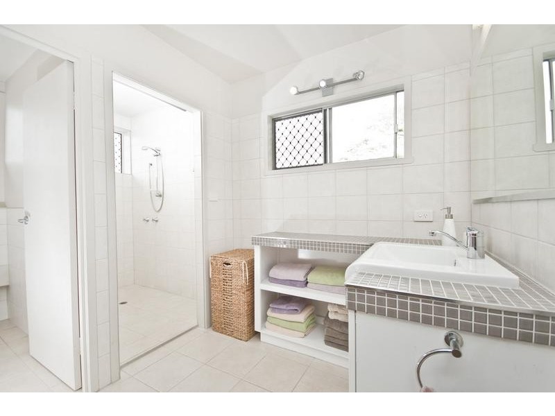 170 Greenslopes Street, Edge Hill QLD 4870