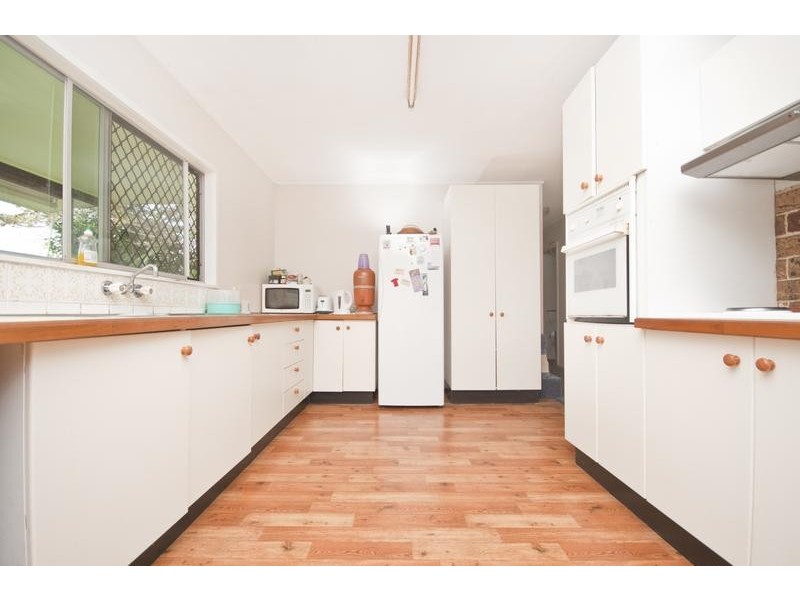 4 Jacaranda Street, Holloways Beach QLD 4878