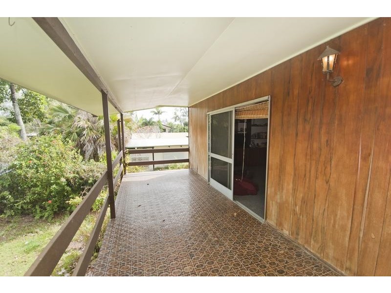 4 Jacaranda Street, Holloways Beach QLD 4878