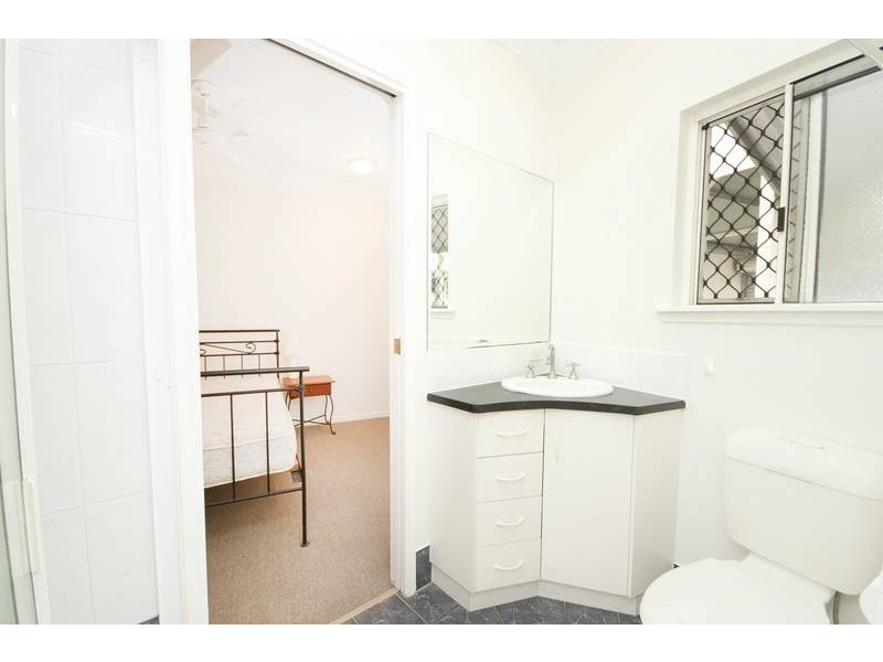 9/184 Gatton Street, Manunda QLD 4870