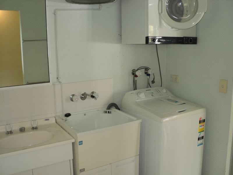 6/150 Pease Street, Manoora QLD 4870