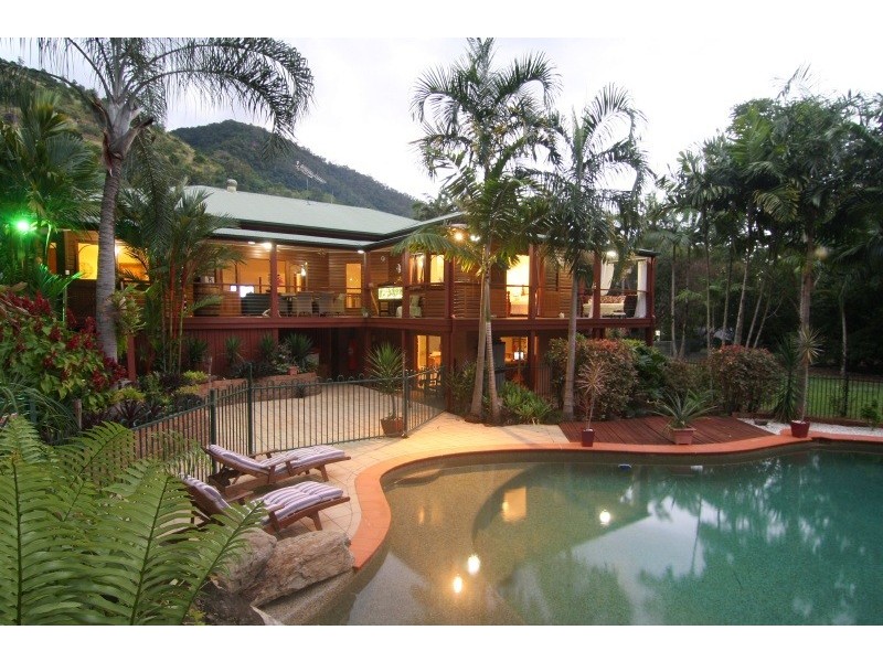 72 Currunda Close, Redlynch QLD 4870