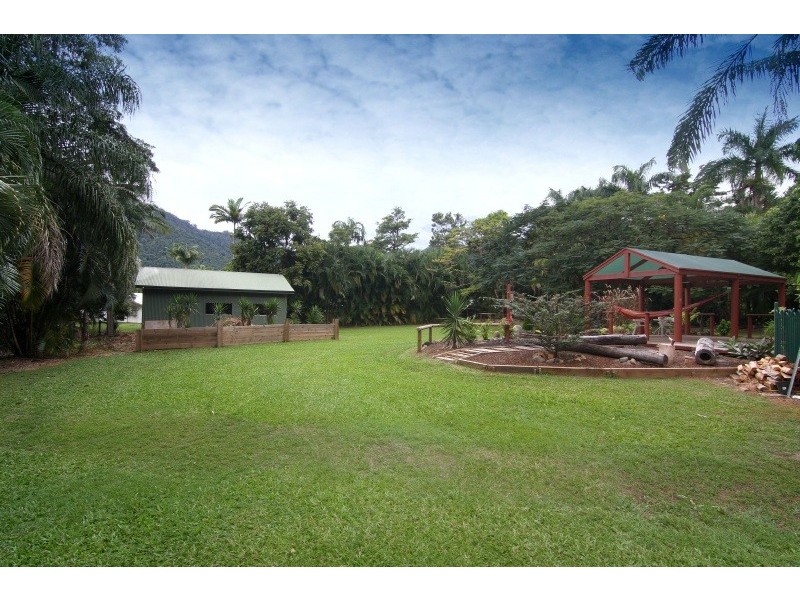 72 Currunda Close, Redlynch QLD 4870