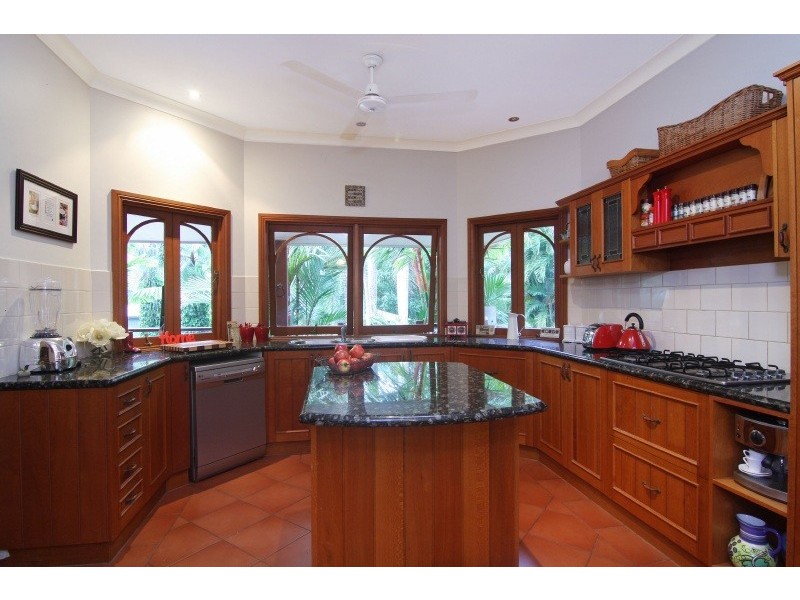 72 Currunda Close, Redlynch QLD 4870